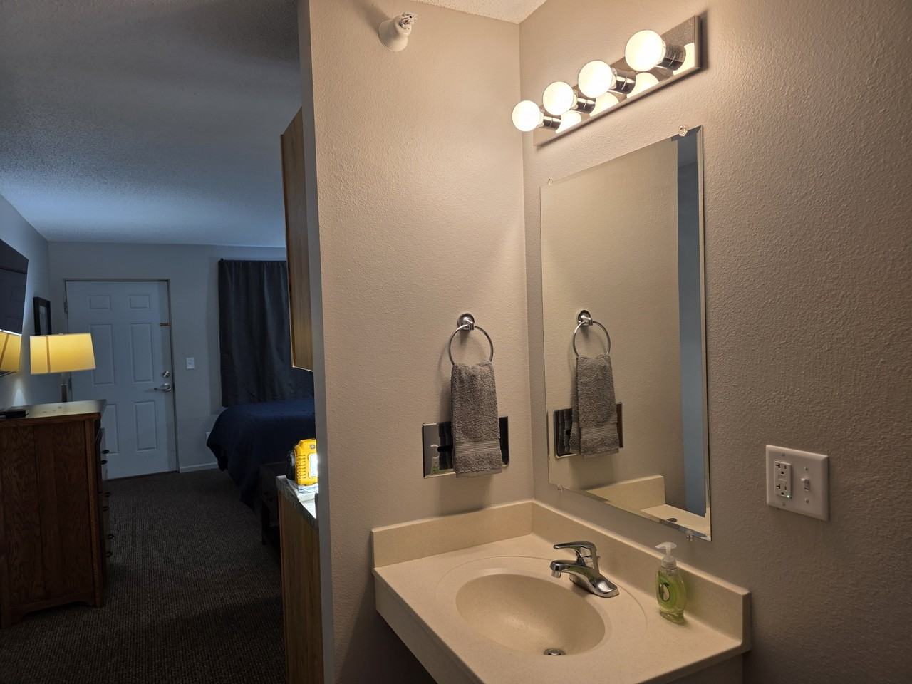 Sagewood Suites - Photo 7 of 40