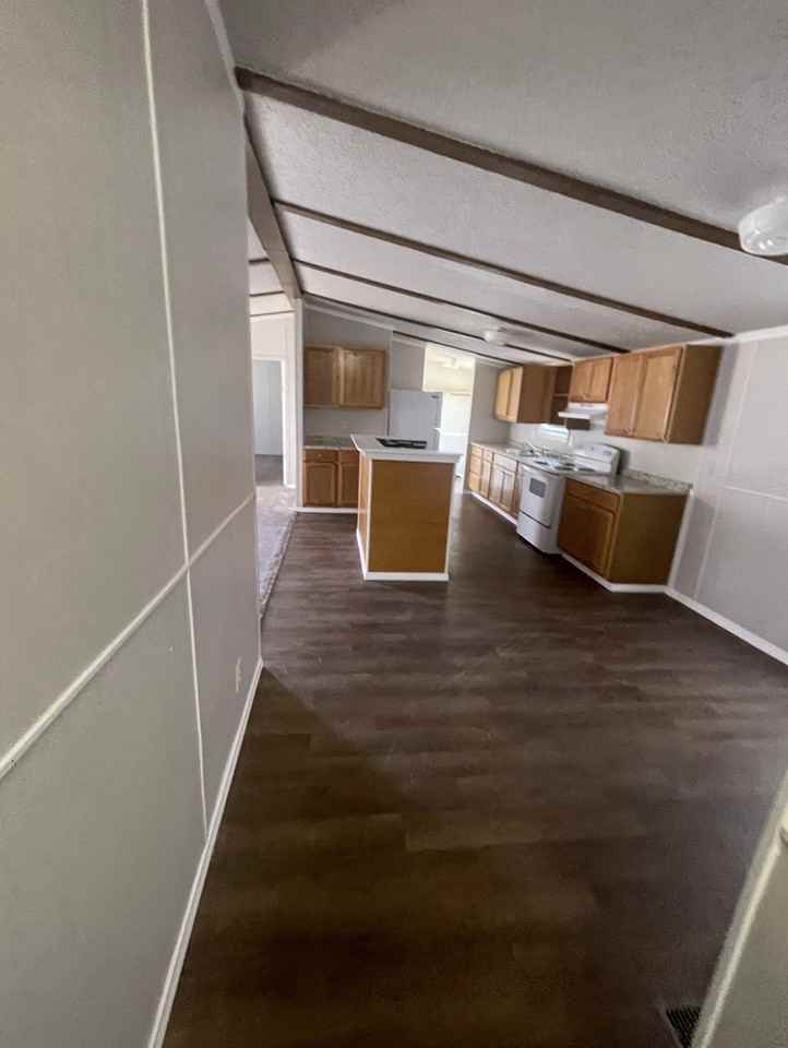 916 N Martin Luther King Jr BLVD - Photo 2 of 12