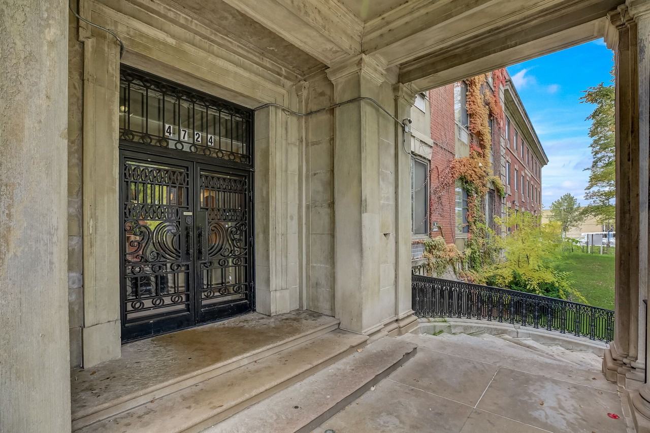 The Bronzeville Vincennes - Photo 2 of 18