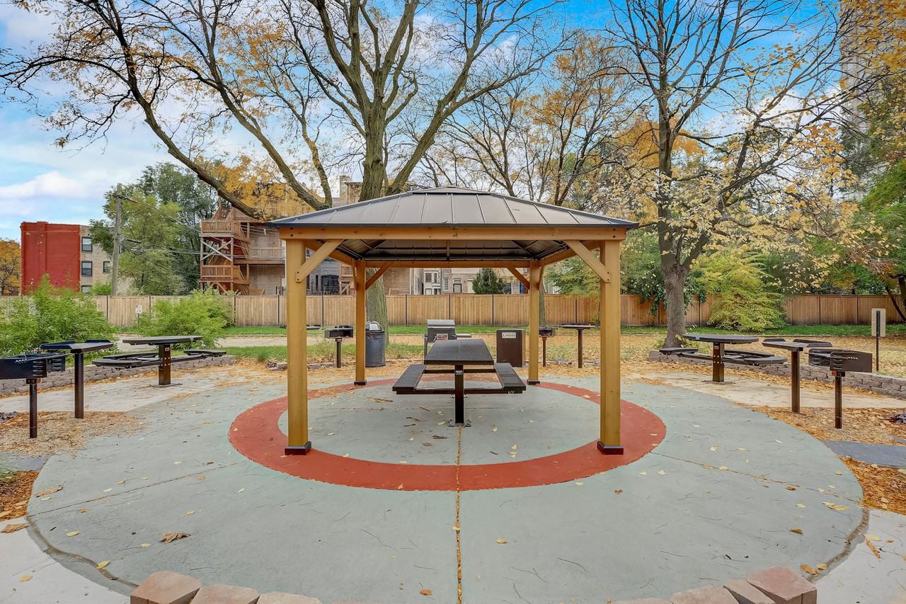 The Bronzeville Vincennes - Photo 6 of 18