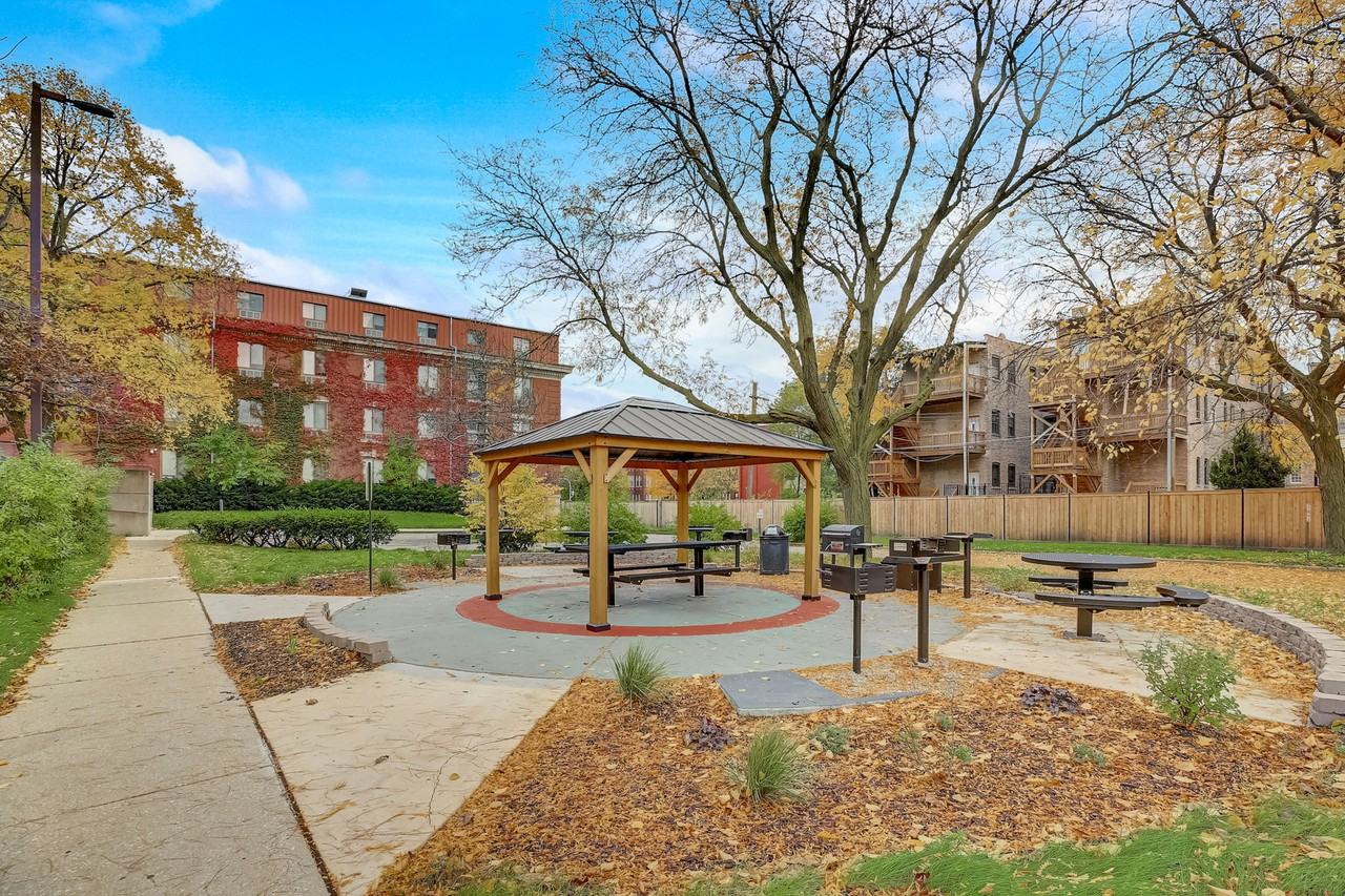 The Bronzeville Vincennes - Photo 7 of 18