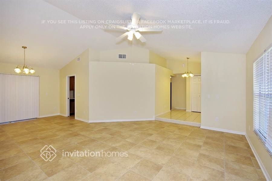 20407 Melville Street - Photo 4 of 21