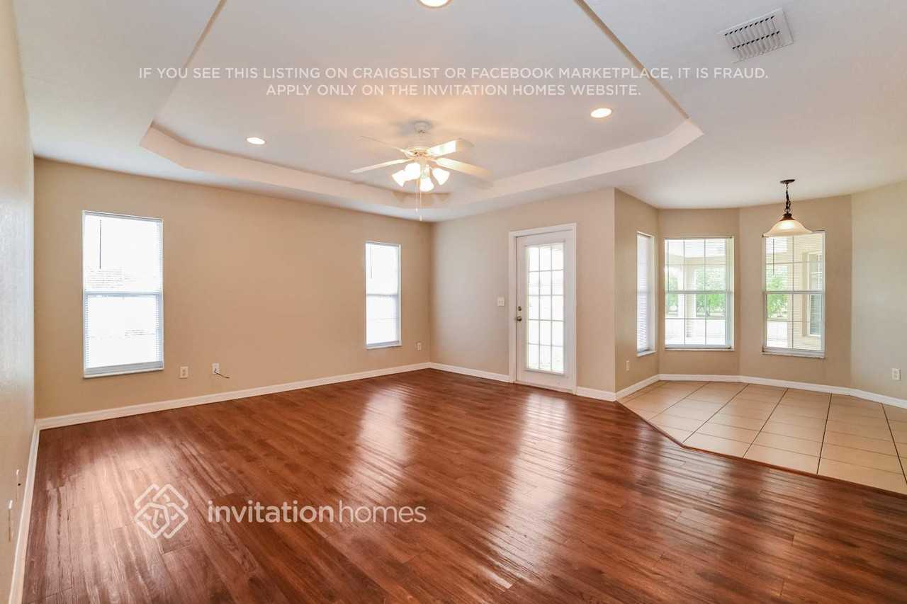 483 Majestic Gardens Boulevard - Photo 5 of 16