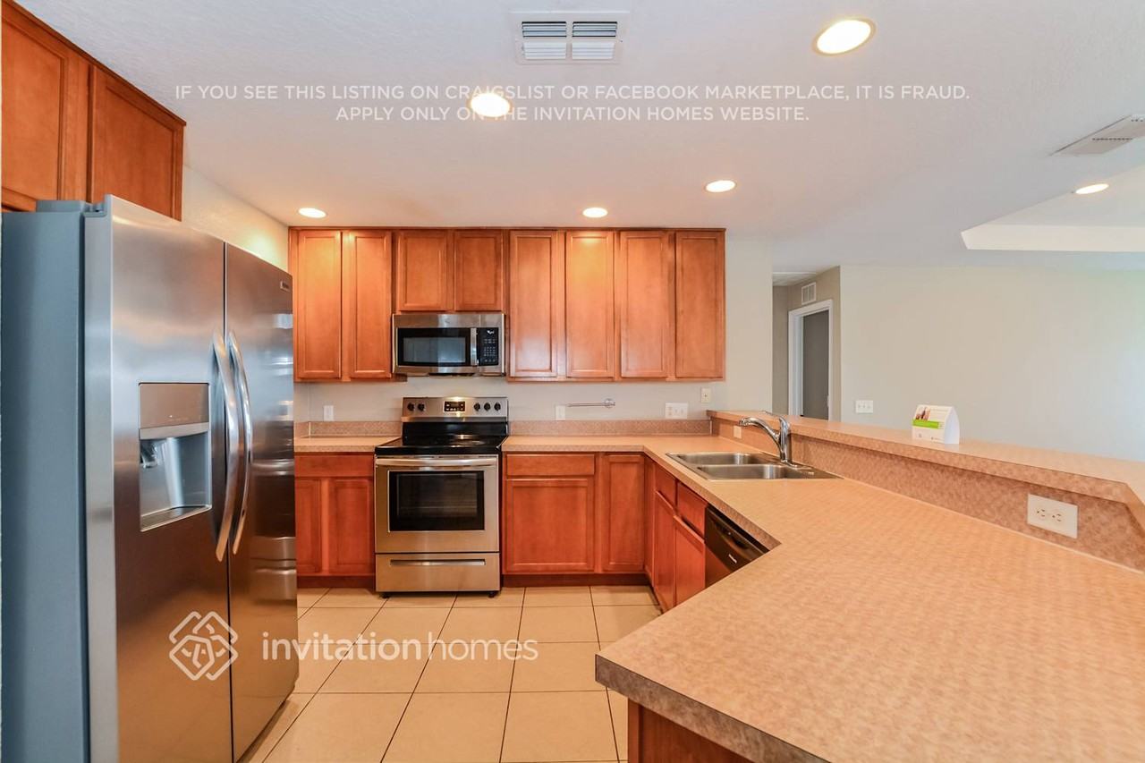 483 Majestic Gardens Boulevard - Photo 6 of 16