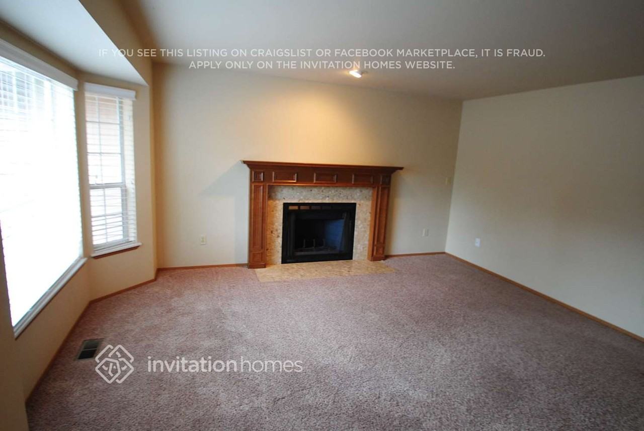 11211 152nd Street East - Photo 6 of 9