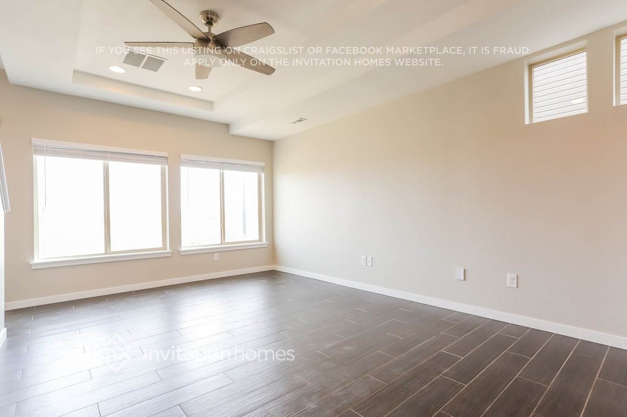 4892 Halifax Court - Photo 4 of 16