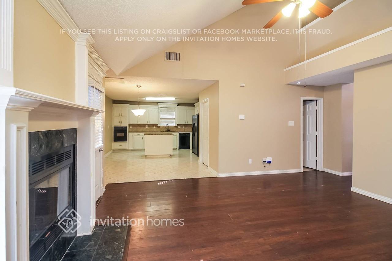 2837 Perrine Pl - Photo 4 of 13