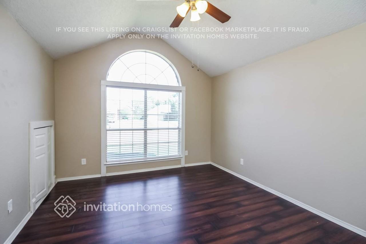 2837 Perrine Pl - Photo 6 of 13