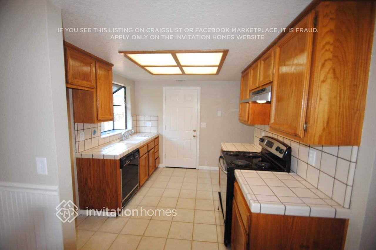 439 R Street - Photo 3 of 16