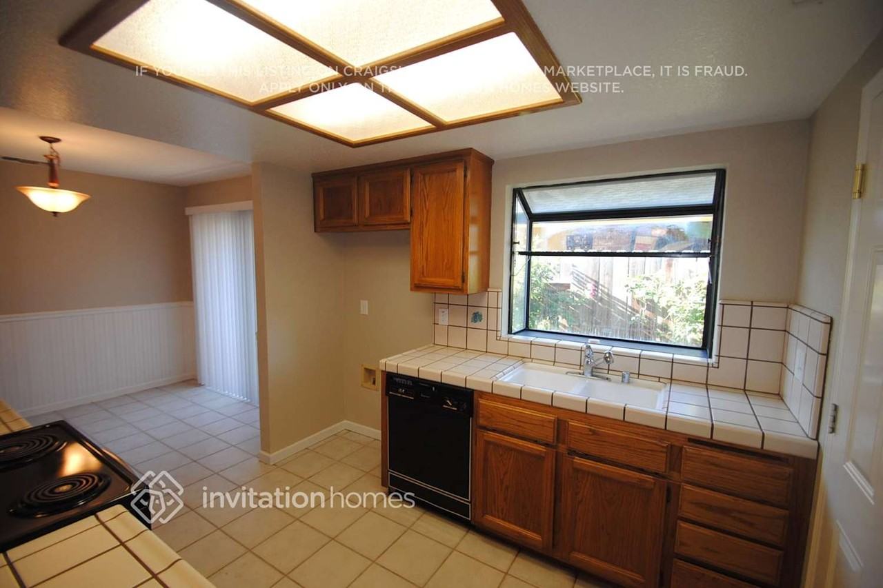 439 R Street - Photo 4 of 16