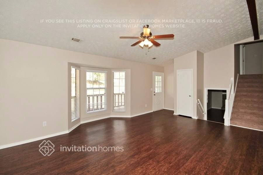 3071 Eastland Way - Photo 3 of 12