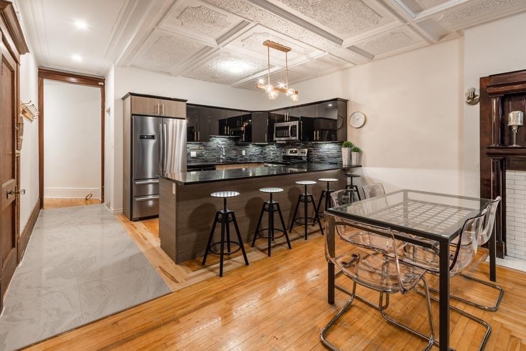 2030 Rue Lambert-Closse - Photo 6 of 19