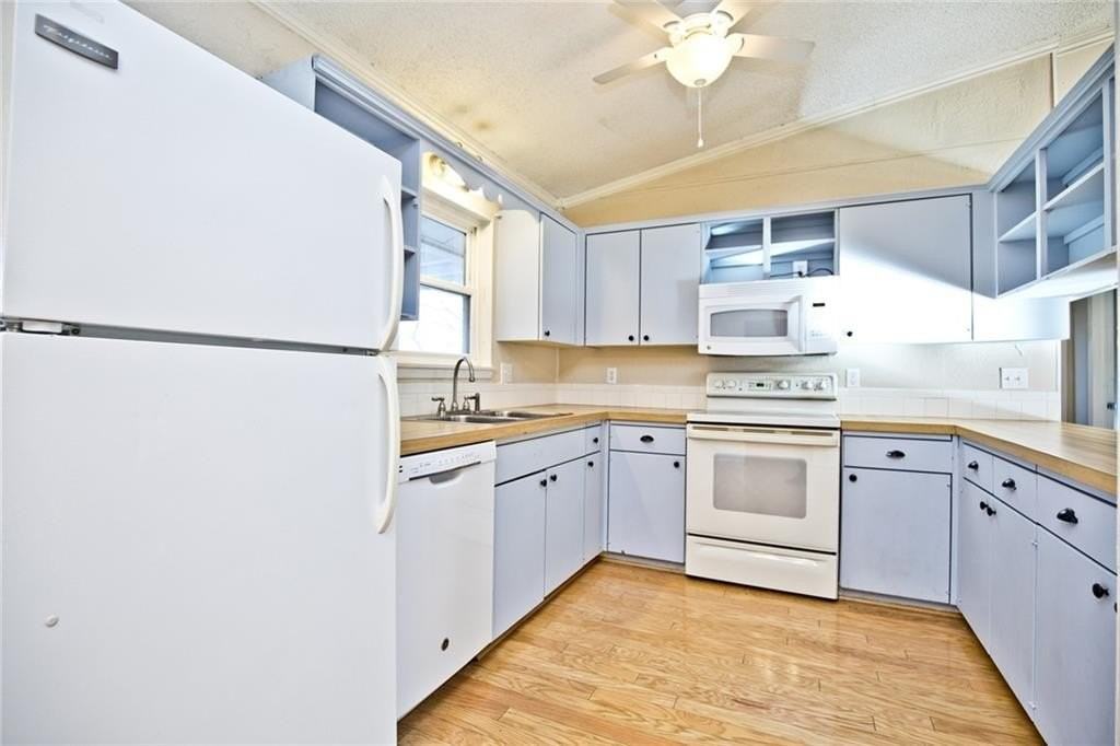 11 Bromwich Ln - Photo 3 of 24