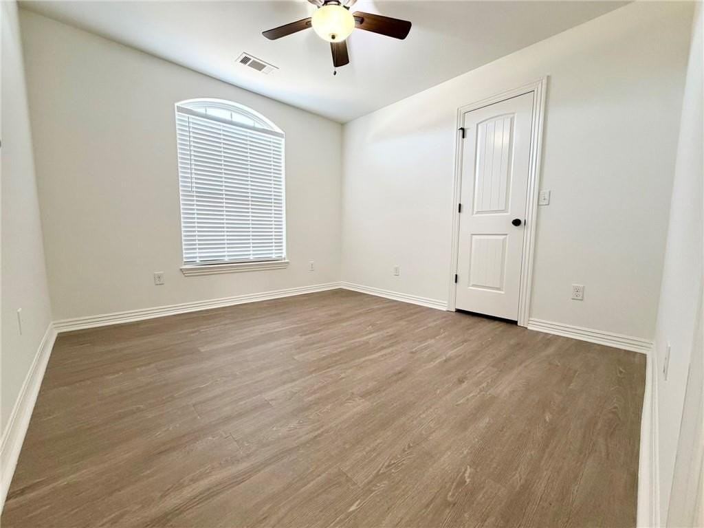 2912 South D Place - Photo 3 of 21