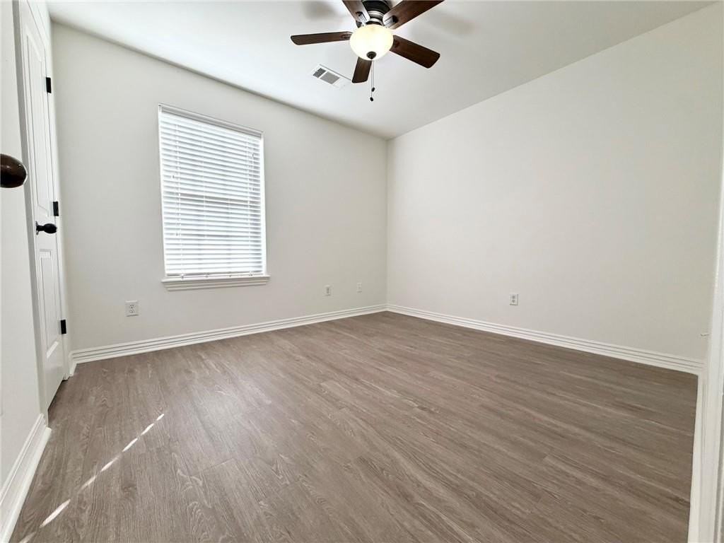 2912 South D Place - Photo 4 of 21