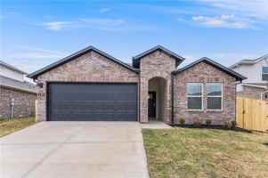 featured image of 138 South Maroon Avenue