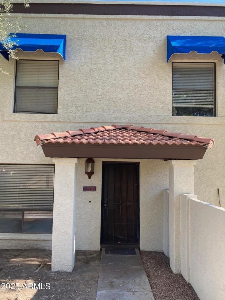 8634 South 51st Street #3 - Photo 5 of 15