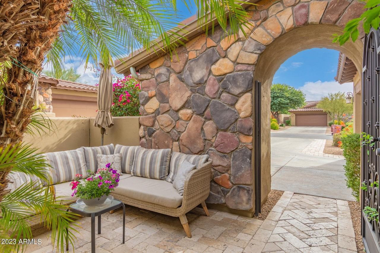 7232 Eclipse Drive - Photo 3 of 34