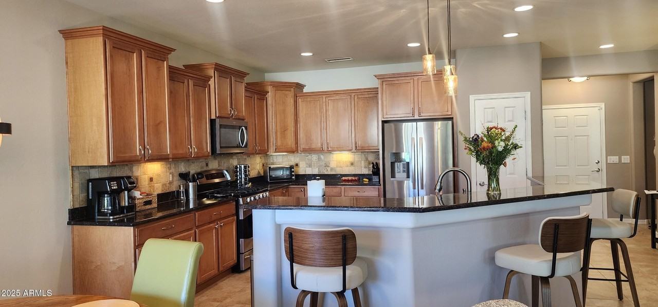 27244 W Potter Dr - Photo 6 of 26