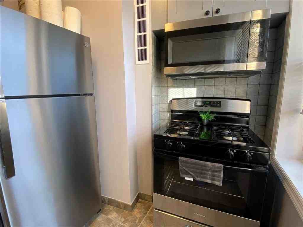 2 Nicholas St #3F - Photo 5 of 25