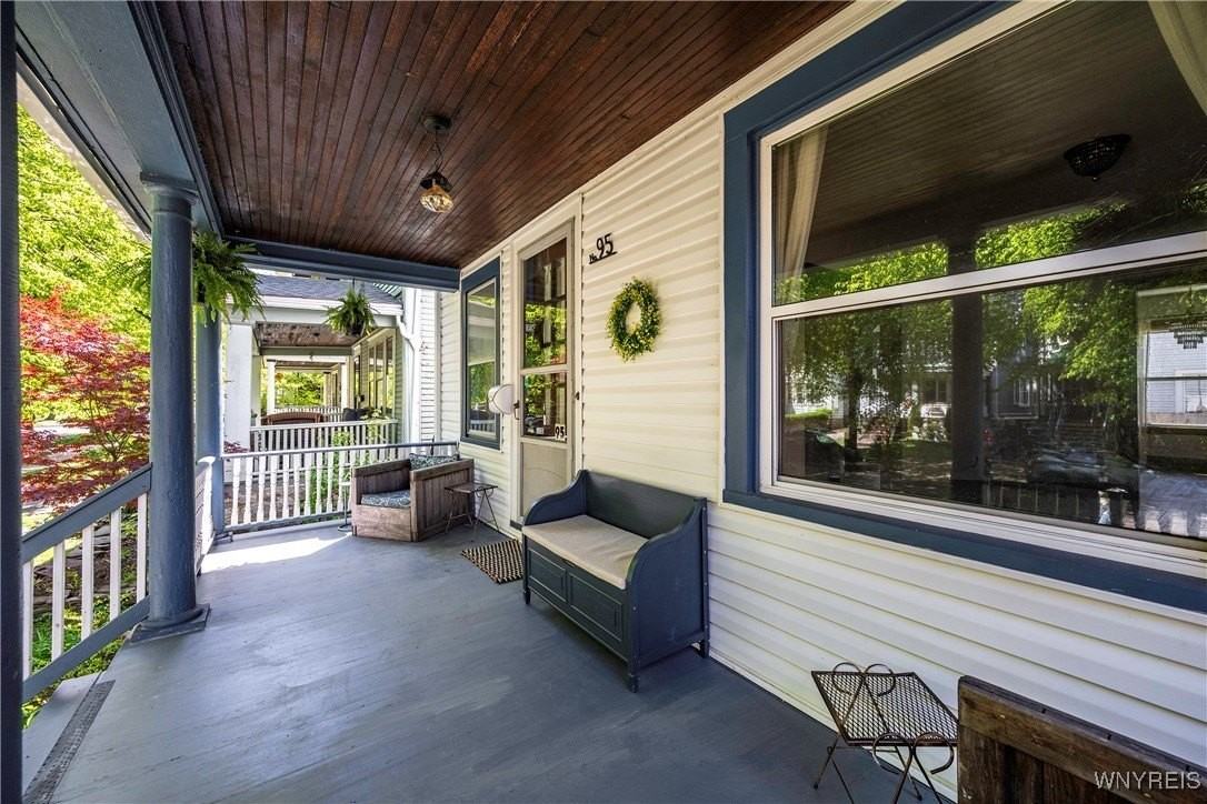 95 Russell Street - Photo 4 of 28