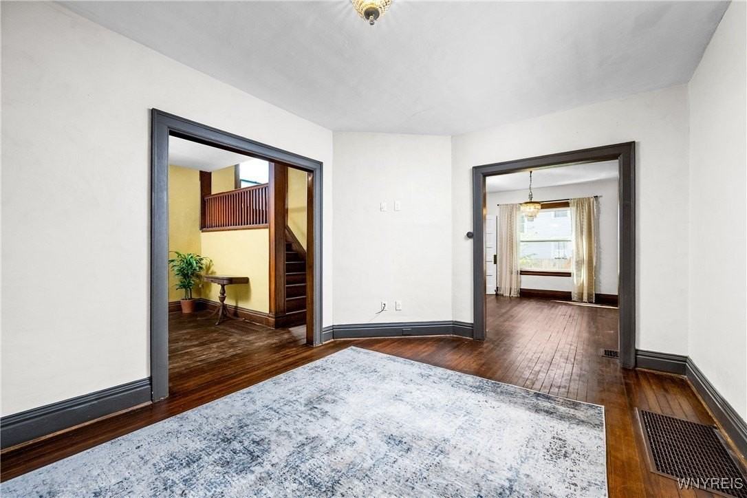 95 Russell Street - Photo 7 of 28