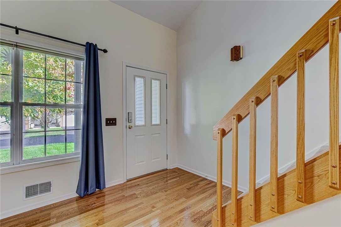 1285 Courtney Drive - Photo 5 of 41