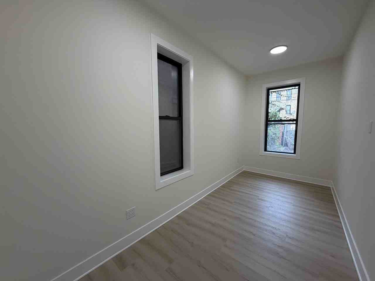 1322 West Ohio Street #2R - Photo 6 of 8