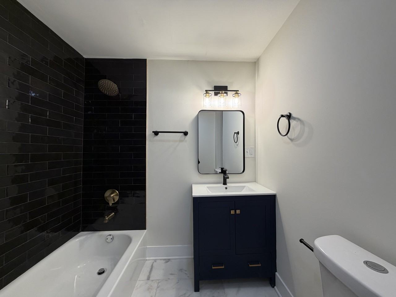 1322 West Ohio Street #2R - Photo 7 of 8