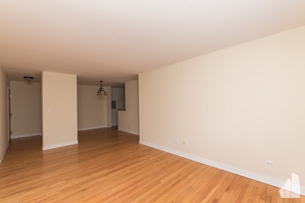 625 West Wrightwood Avenue #312 - Photo 3 of 7