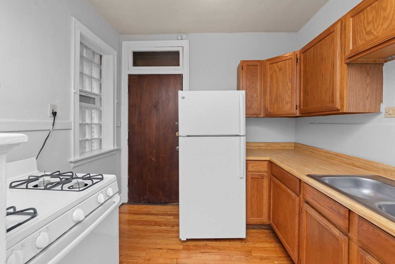 4225 North Paulina Street #4229W1 - Photo 4 of 7