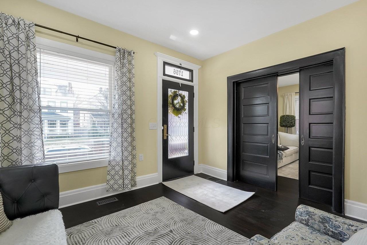 1756 Oak St - Photo 4 of 39