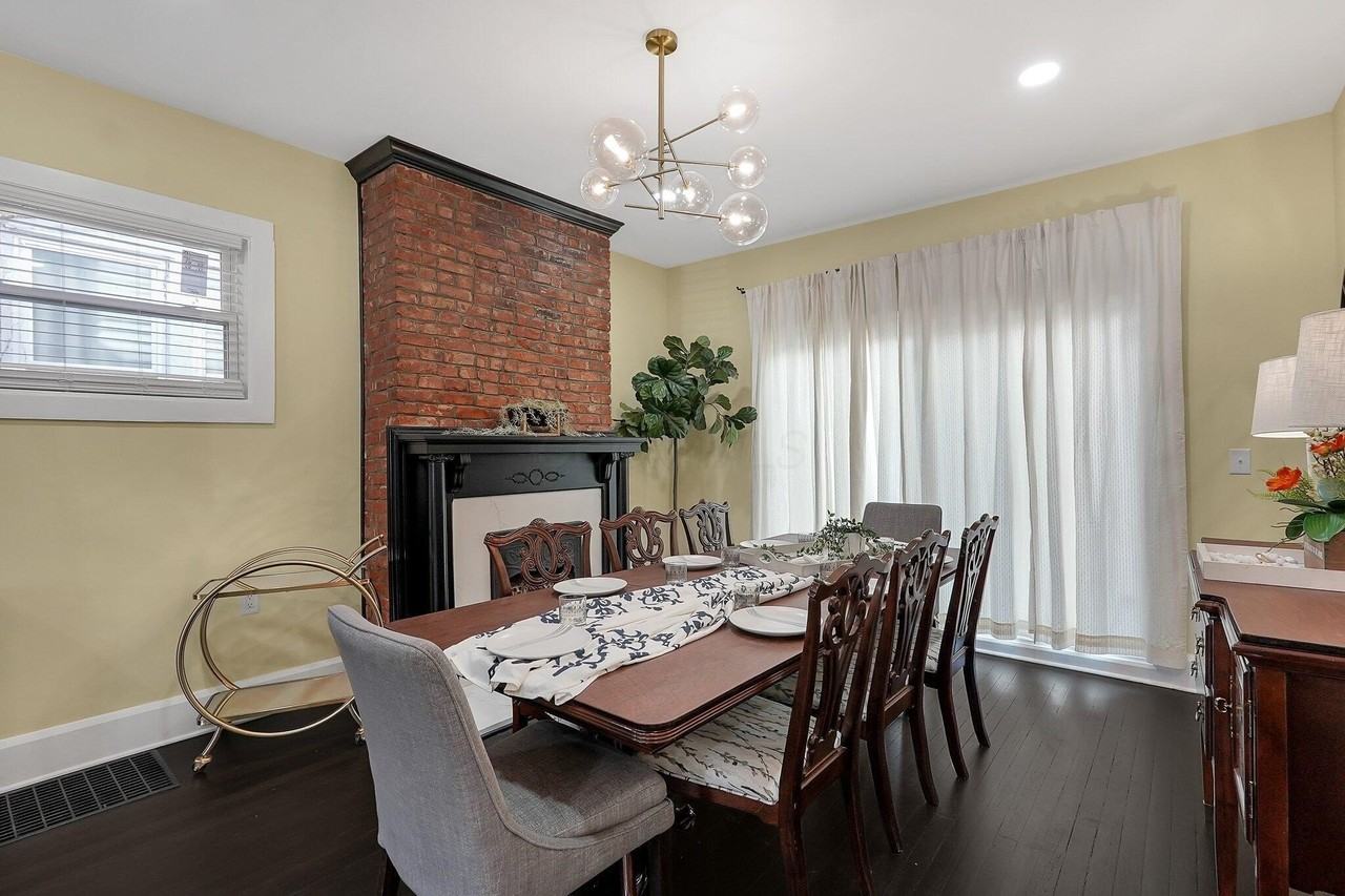 1756 Oak St - Photo 7 of 39