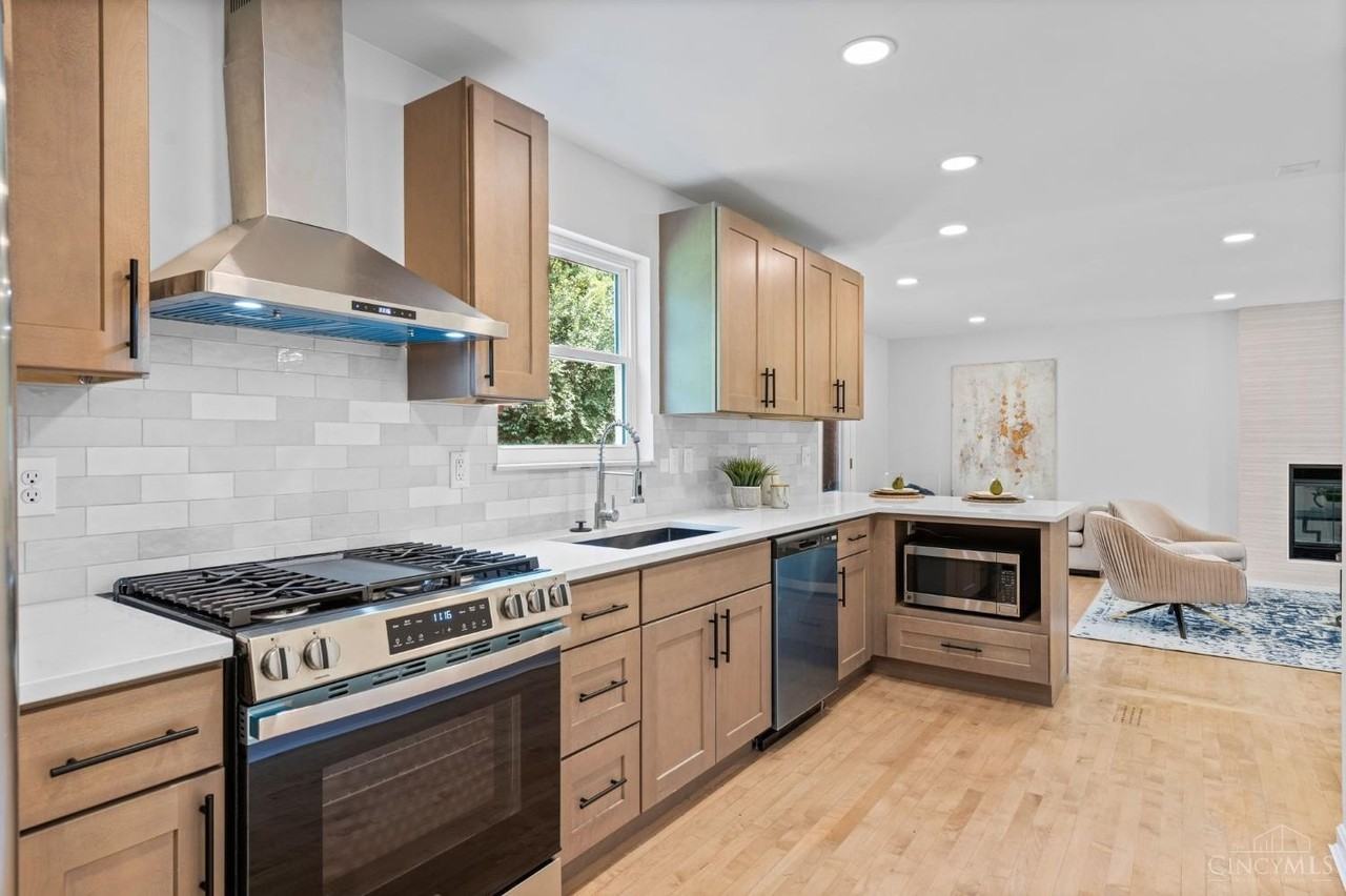 6441 Euclid Avenue - Photo 7 of 41