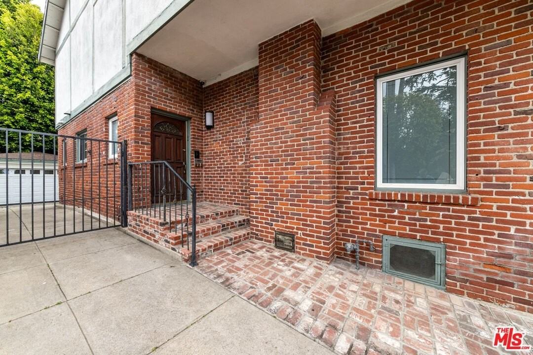 1358 Holmby Avenue - Photo 2 of 24