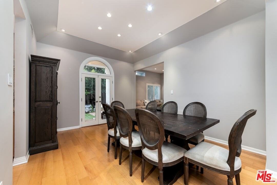 1358 Holmby Avenue - Photo 6 of 24