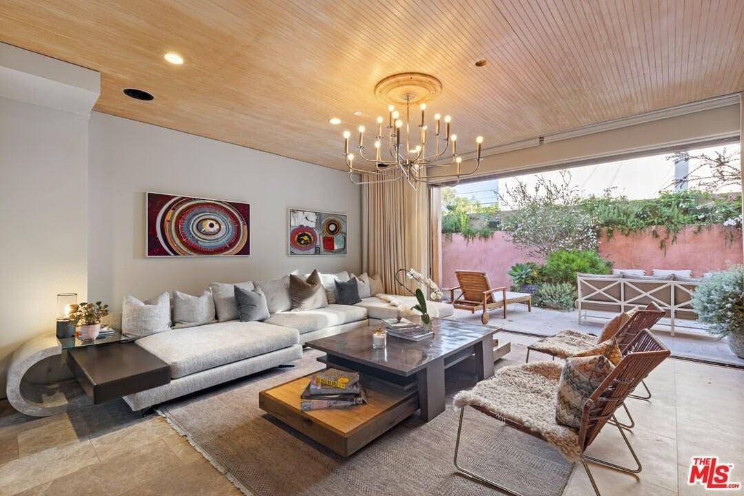 812 Brooks Avenue - Photo 6 of 24