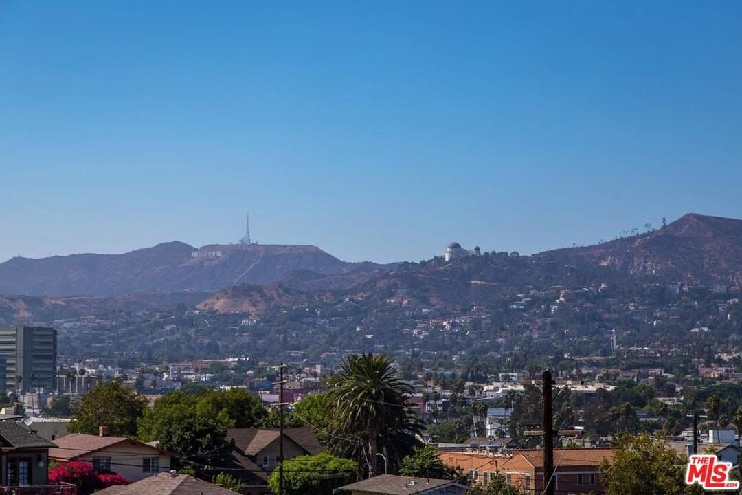 1388 1/2 Edgecliffe Dr Unit 1/2 #1-2 - Photo 7 of 8