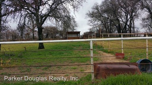 207 Robinson Rd - Photo 3 of 10