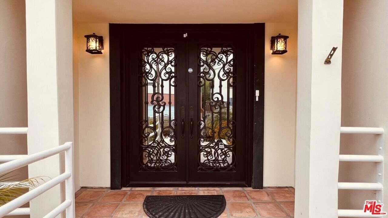 4324 Saltillo Street - Photo 4 of 46