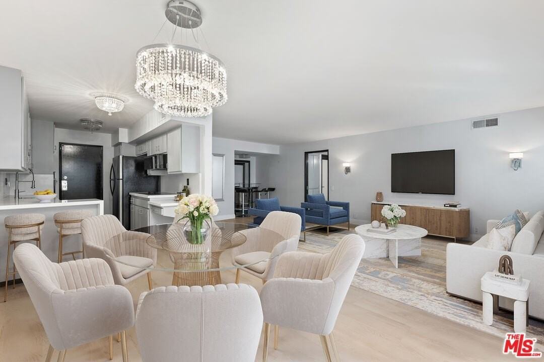 1121 North Olive Drive #209