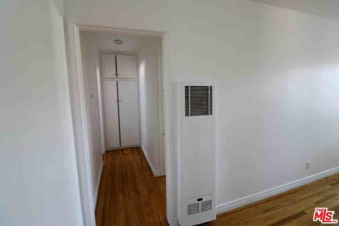 7249 Bakman Avenue - Photo 4 of 8