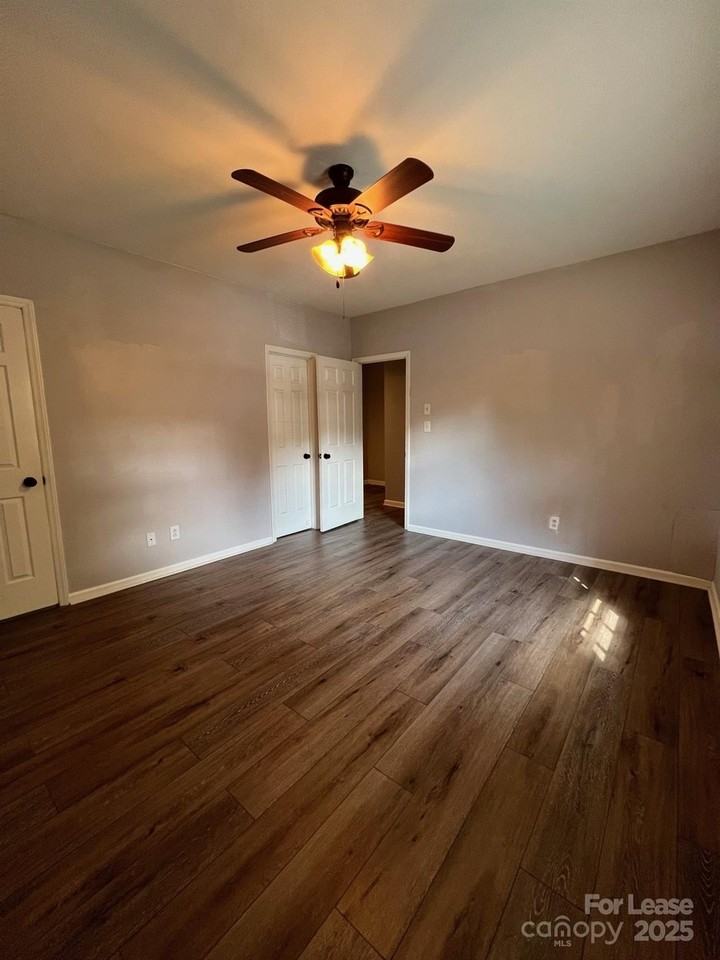 3218 Selwyn Farms Ln Apt 1 #1 - Photo 5 of 25