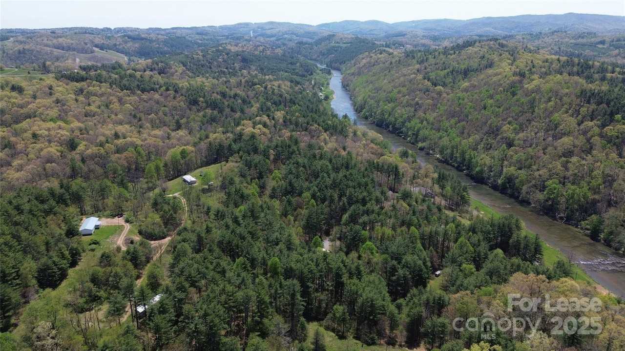 355 Round Knob Church Road - Photo 3 of 33