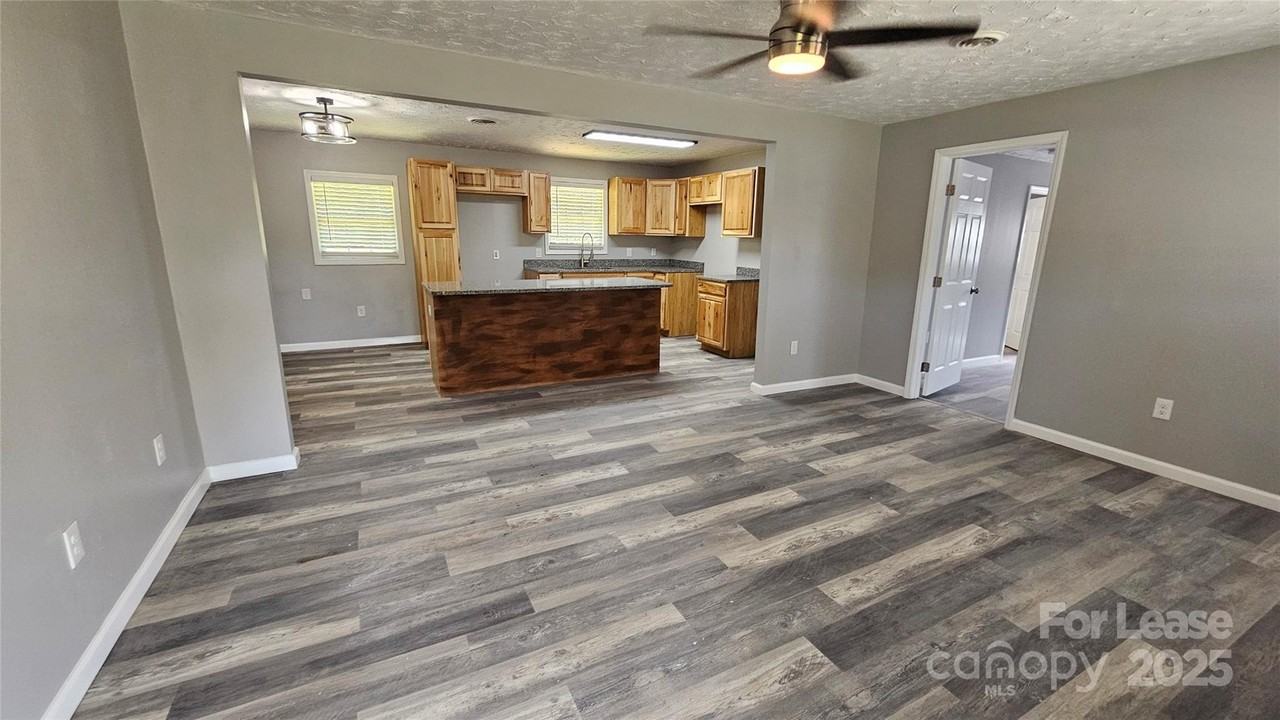 355 Round Knob Church Road - Photo 4 of 33