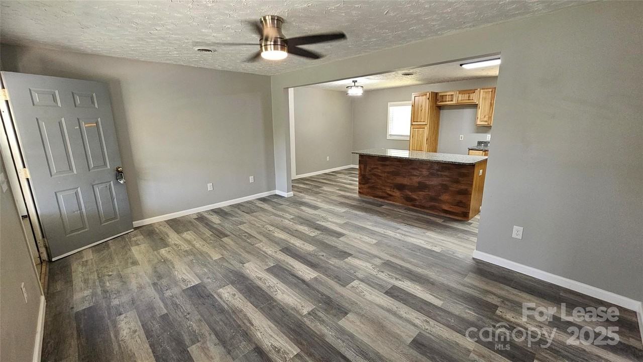 355 Round Knob Church Road - Photo 5 of 33