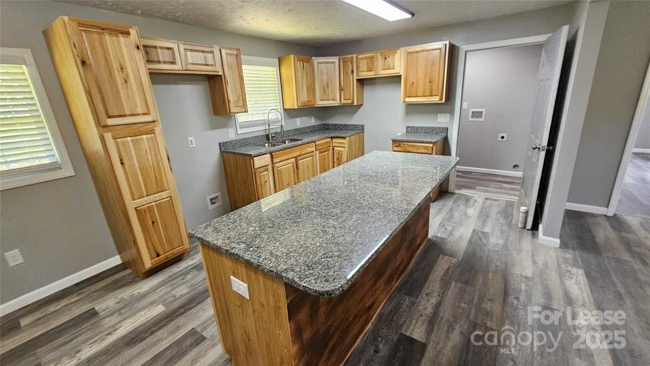 355 Round Knob Church Road - Photo 6 of 33