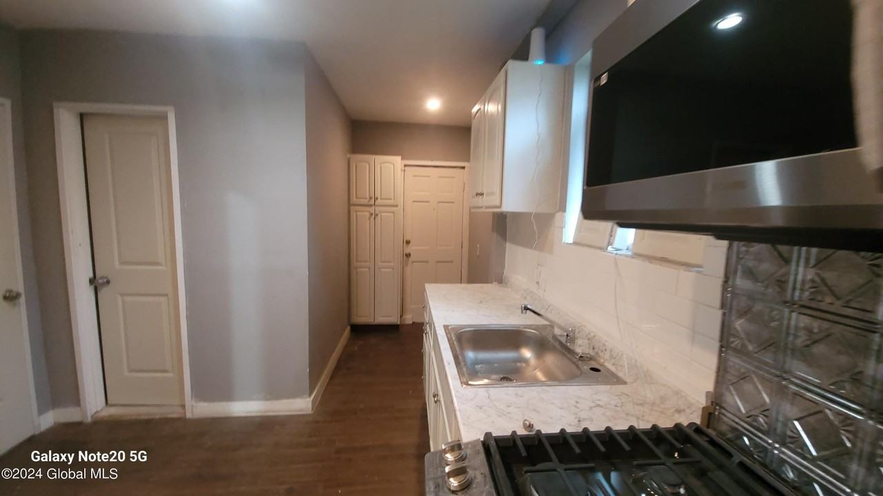 316 Second Street - Photo 7 of 38