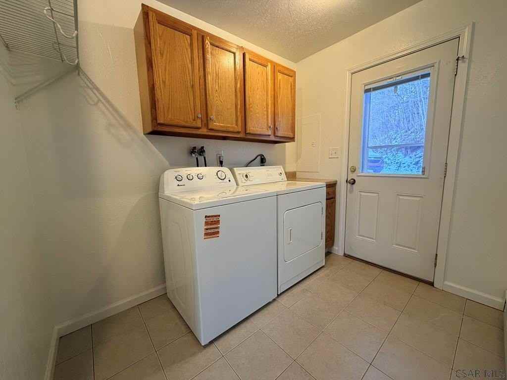 1915 Young Street - Photo 5 of 14