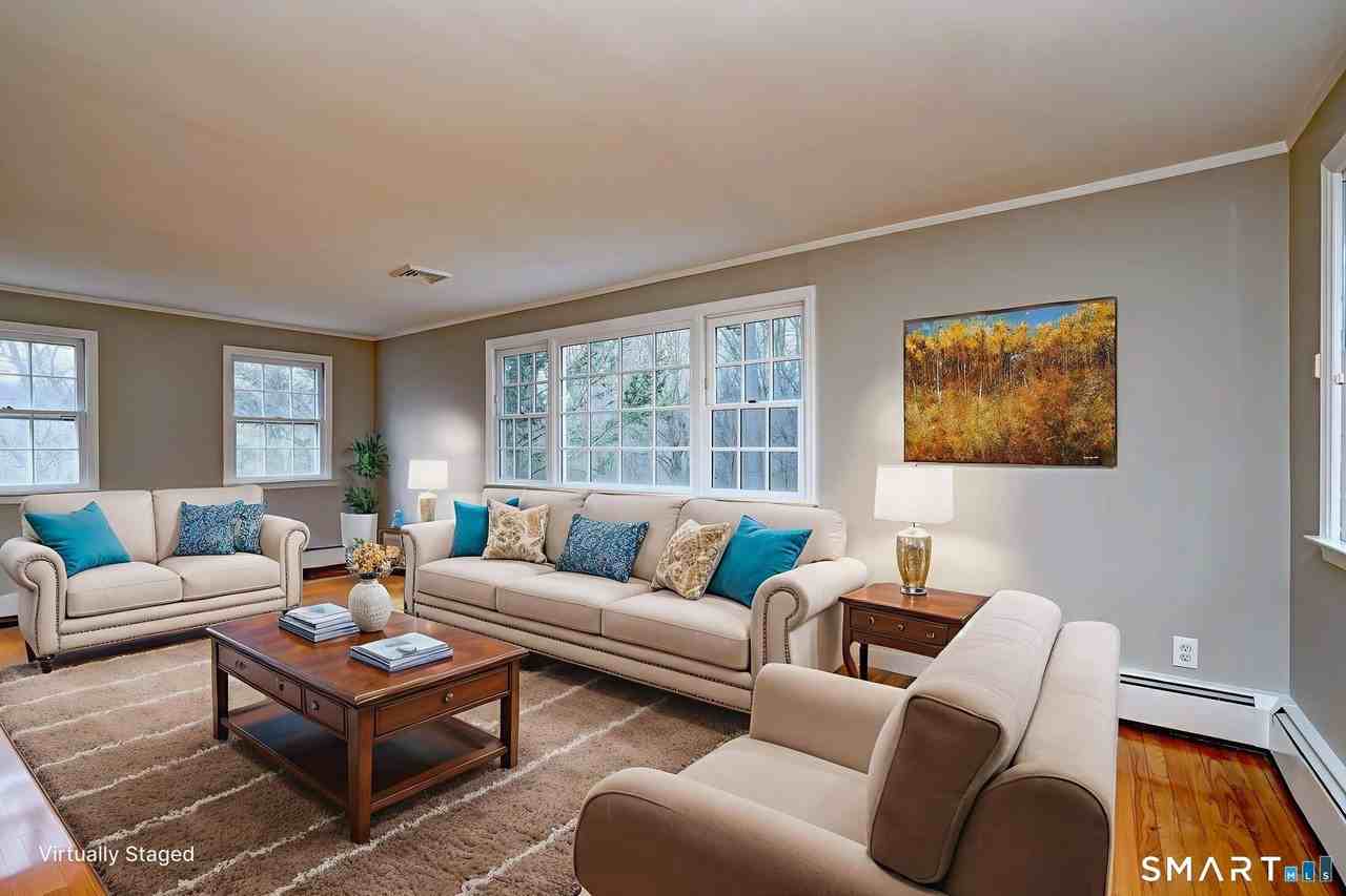 25 Shelter Rock Rd - Photo 5 of 37